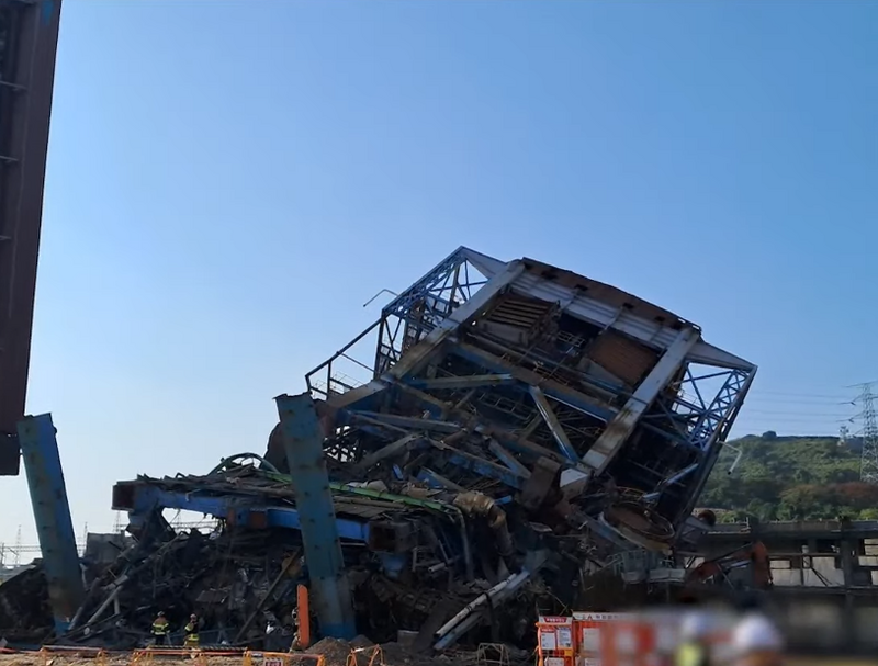 位于南韩东南部蔚山市的蔚山火力发电所6日下午发生建物坍塌事故，疑有6人被活埋。（图撷自Youtube）