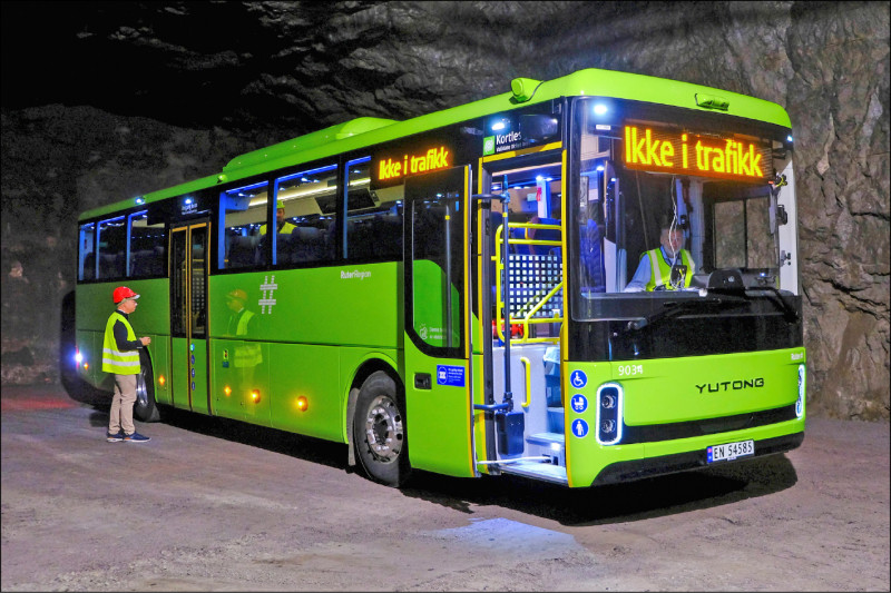 挪威新電動巴士 中國可遠端操控
