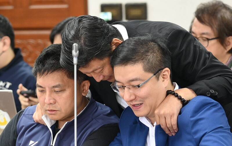 國民黨團刪除總召「連選得連任一次」規定 傅崐萁:尊重黨內民主程序