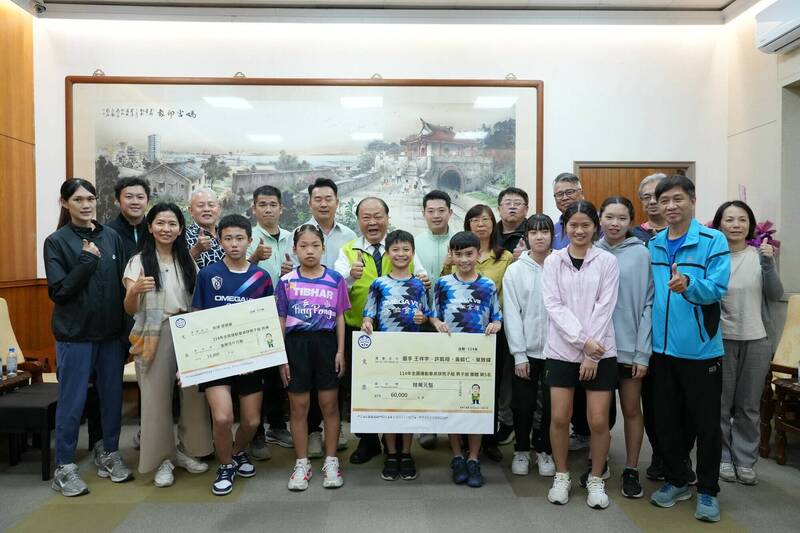 澎湖桌球小將全國運奪佳績 縣長、議長接見表揚