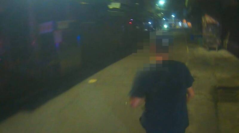 王男遇警方盘查拔腿狂奔。（民众提供）