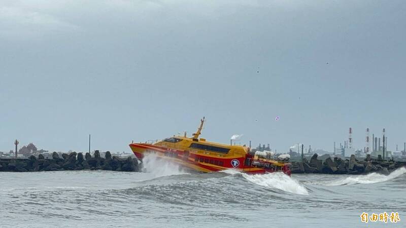 小琉球今辦「小島野台」演唱會 因應颱風週一午後起船班停航