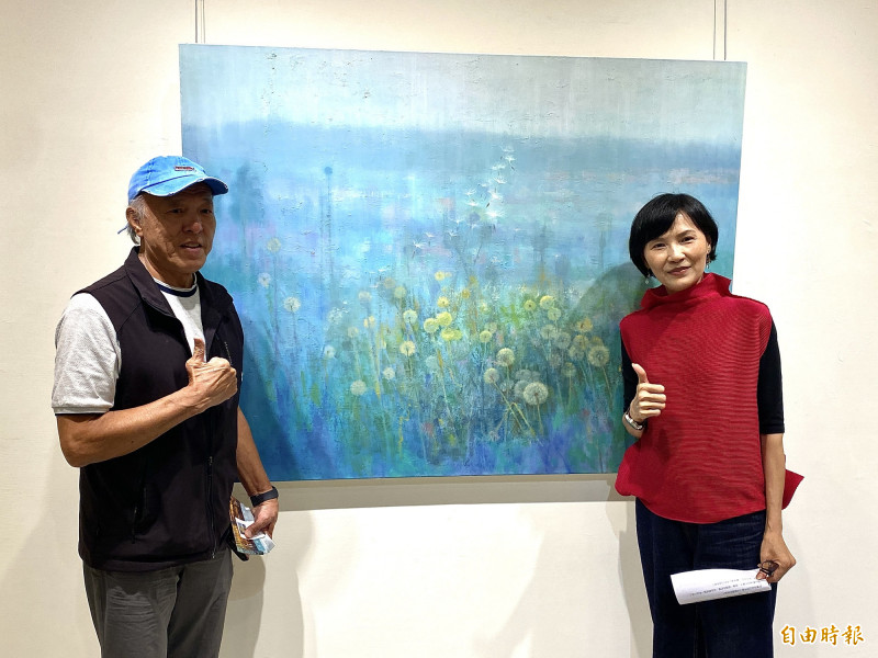 台中畫家劉侑誼「光影之間・平凡之美」個展開幕  上百人感受縱逝美好