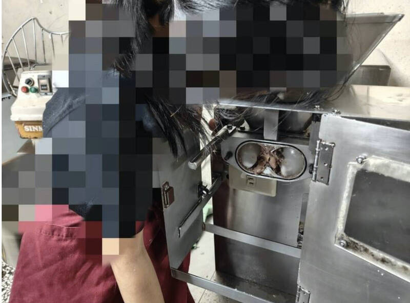 台中犂記女員工左手捲入攪拌機 勞工局:最高開罰30萬元
