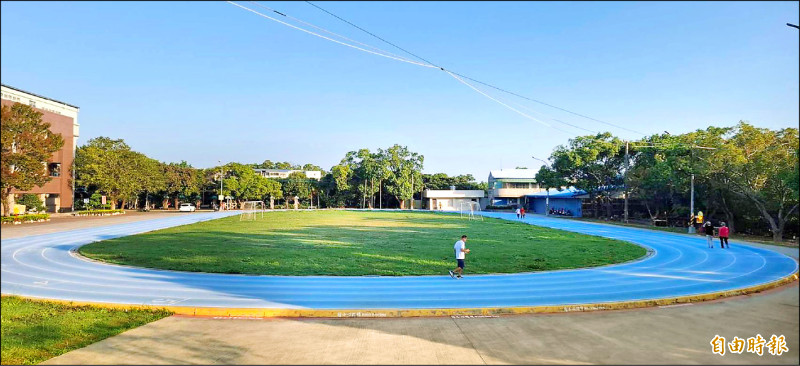 苗市足球場設可拆防護網 不影響辦活動