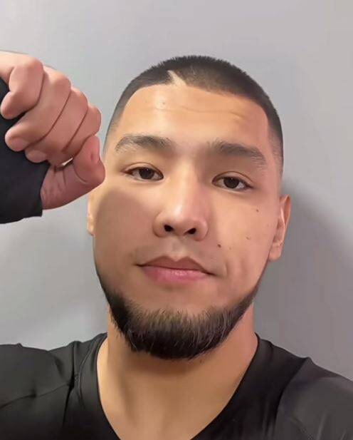 哈萨克选手阿曼塔耶夫到中国开设社群帐号，并宣布成立新功夫门派——赤阳掌。（取自B站）