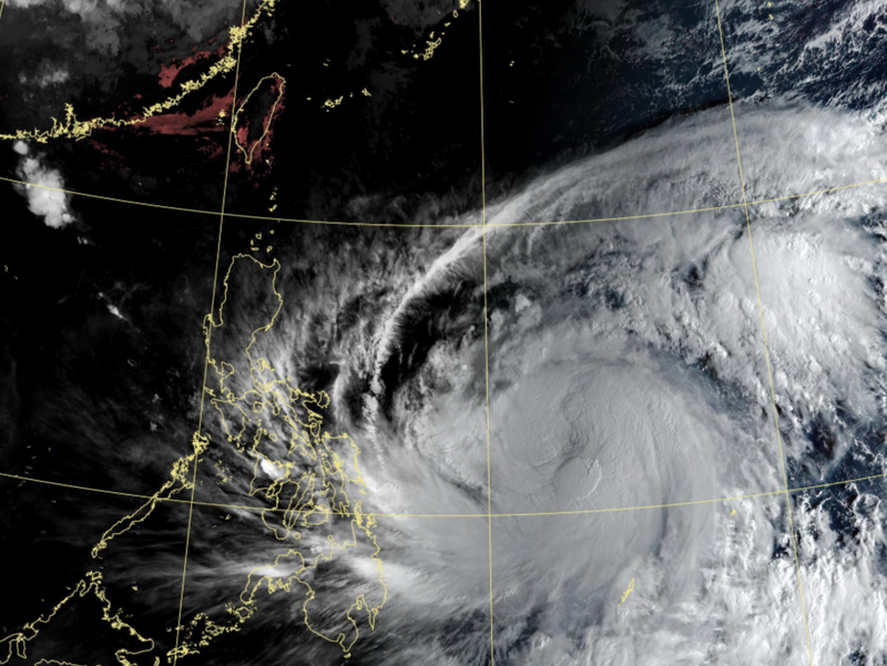 週末高溫飆33度!鳳凰颱風估下週一到週三影響台灣最劇烈