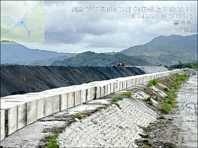 《鳳凰颱風逼近》馬太鞍溪周邊 抽水機、消波塊備戰