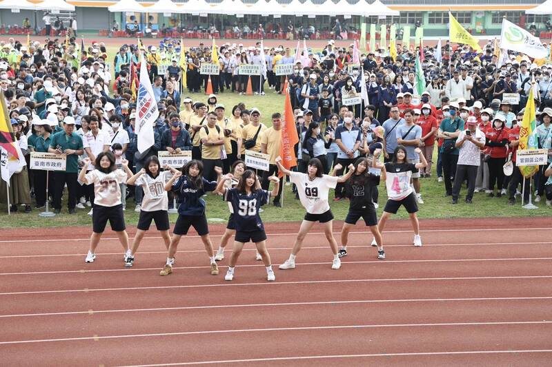 台南全民趣味運動嘉年華登場 逾3000選手拚高下