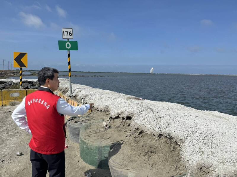 鳳凰颱風逼近 台南完成七股防線、海堤加高防倒灌