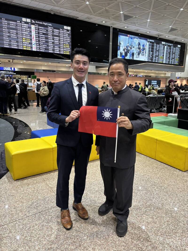 鄭麗文追思共諜 丁瑀:明赴國民黨中央黨部喊話鄭出面道歉