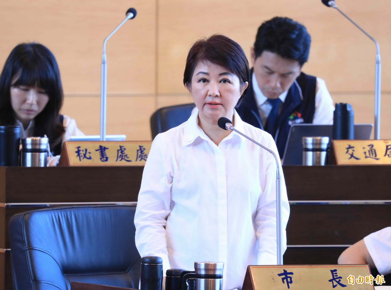 中市官員被問「盧秀燕是你媽?」尷尬不答 翁達瑞:滿朝盡是奴才!