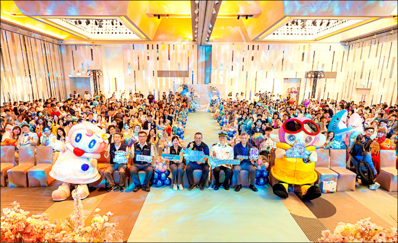 桃市聯合婚禮 80對新人浪漫牽手