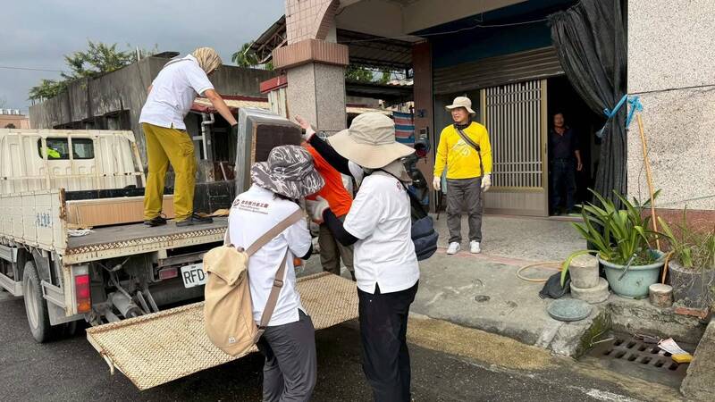 溫馨!北市環保局援贈118件再生家具 助光復受災戶重建家園