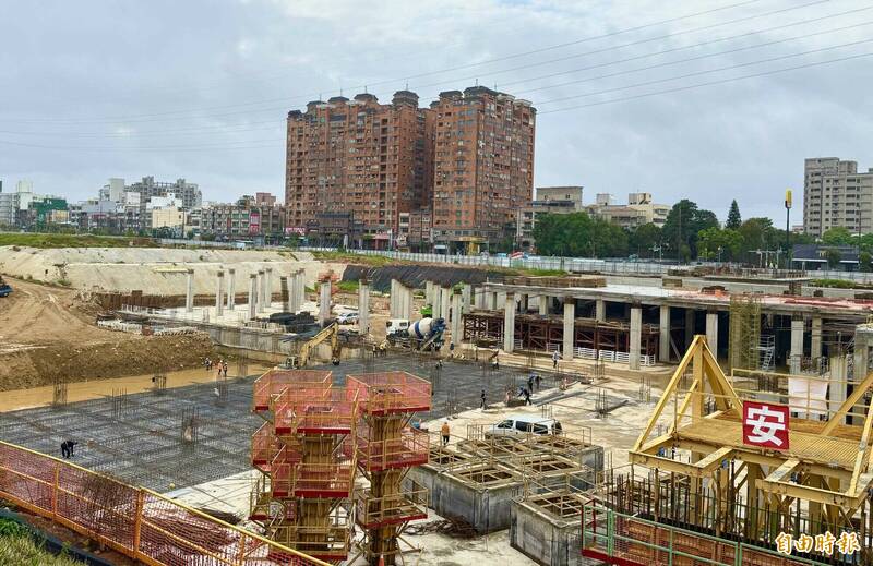 一場雨就填一半!中壢運動公園滯洪池斥資近11億 排洪效果堪憂