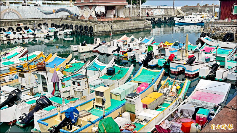 鳳凰逼近 恐成58年來首個登陸11月颱/路徑雖類似丹娜絲 因各項條件不同 影響中南部程度有明顯差別