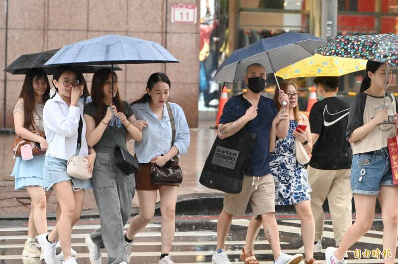 賭上台大大氣系招牌！ 他預測「颱風假」：有錯將請百份雞排+珍奶