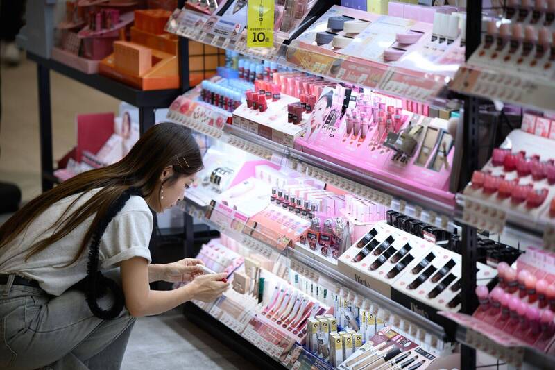 商品標籤五花八門釀「視覺噪音」 網友1招減壓更省荷包