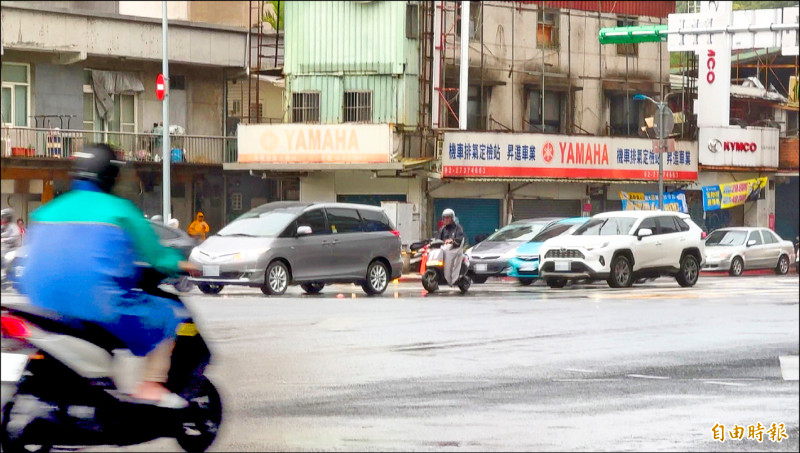 公館圓環增「可變車道」 誤入禁左時段多開1.6公里