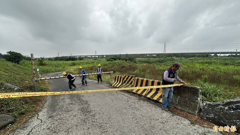 台南納鳳凰颱風陸警範圍 永康鹽水溪過水便橋封閉