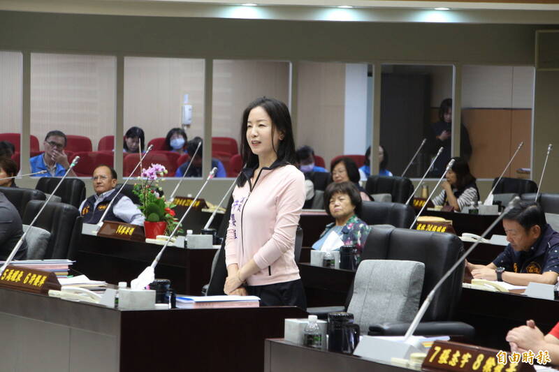 苗縣議員提案敬老愛心卡可搭小黃、購物 鍾東錦:請社會處通盤考量