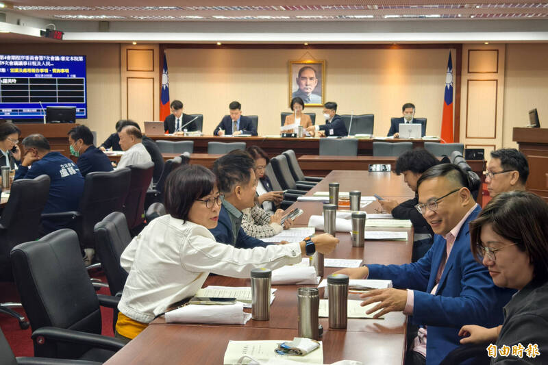 翁曉玲提三級機關正副首長經立院同意任命 林月琴：翁大上人毀憲亂政又一例