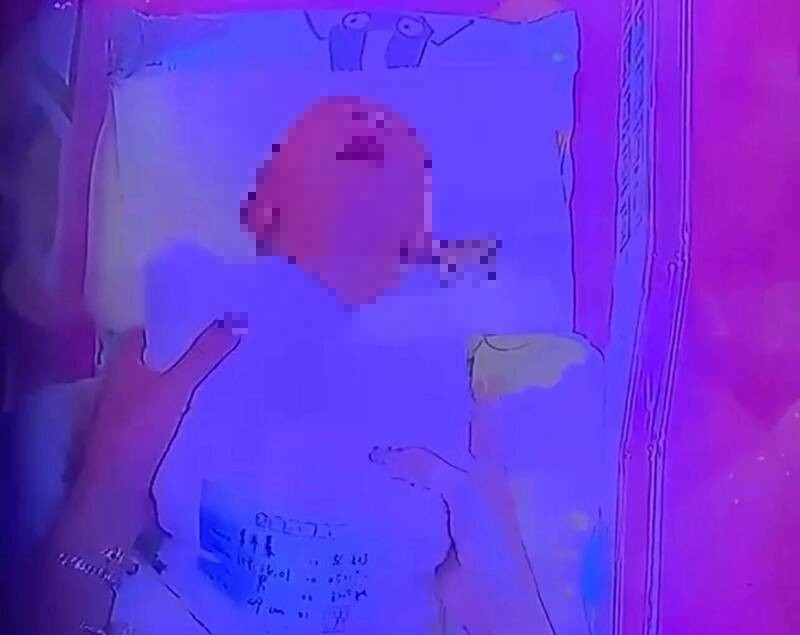 三重月子中心爆粗暴抱嬰爭議 采新婦幼診所免職涉事護理師、移警偵辦