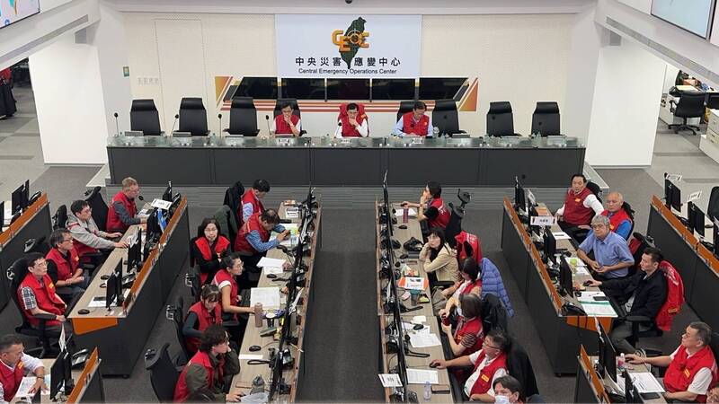 鳳凰颱風來襲全台33傷 累計積淹水59件、9縣市疏散6197人