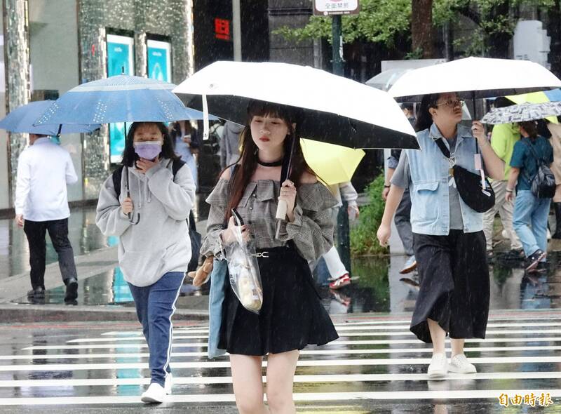 13縣市豪雨特報！ 宜花慎防「大豪雨」等級劇烈雨勢