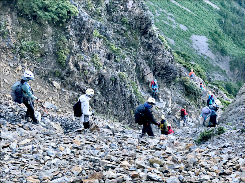 溪頭3園區今休園 玉山撤286山友