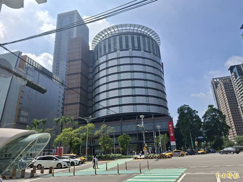 台中市今早無風雨 各大百貨都上午11點正常營業