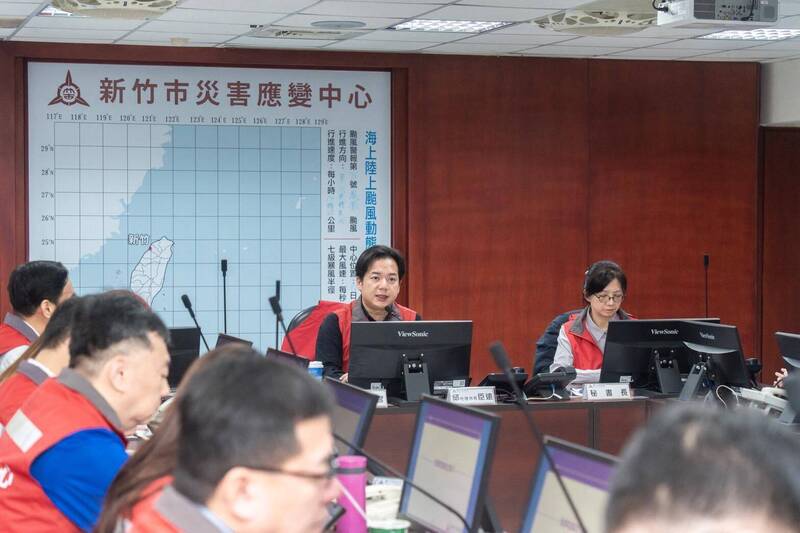 竹竹苗颱風假不同調! 邱臣遠臉書被灌爆 留言「新竹人都變風箏」