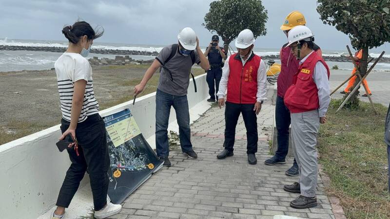 林欽榮視察林園大寮 甫完工林園海堤東西汕段首度風雨測試