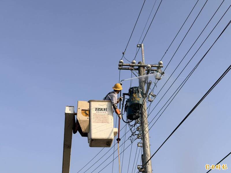 鳳凰颱風來襲 台電嘉義區處全面動員嚴陣以待