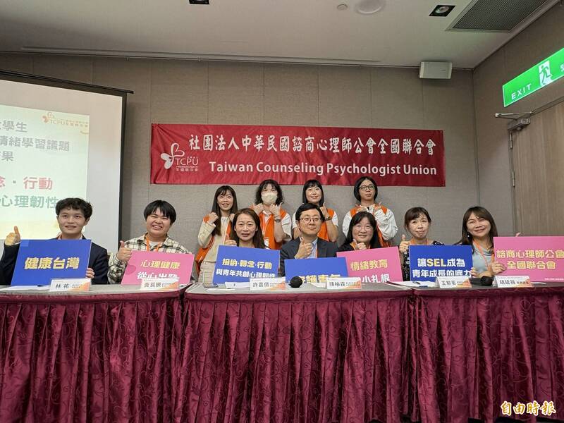 AI聊天聊上癮？ 諮商心理師揭2大依賴警訊