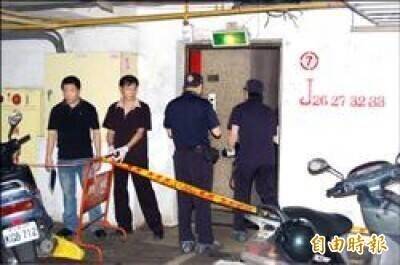 警方17年前在李明宗勒毙欧姓妇人的地点搜证。（资料照）