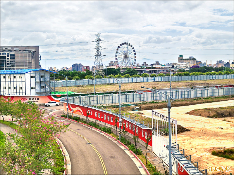 新壽圍籬廣告費納解約金 藍綠議員批不合理