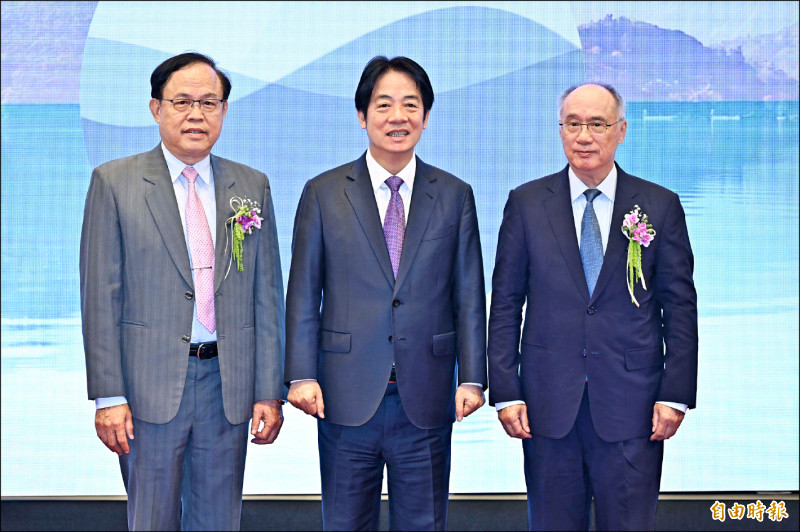 中研院士梁賡義、葉均蔚獲總統科學獎 總統:盼30年內增3名諾獎得主