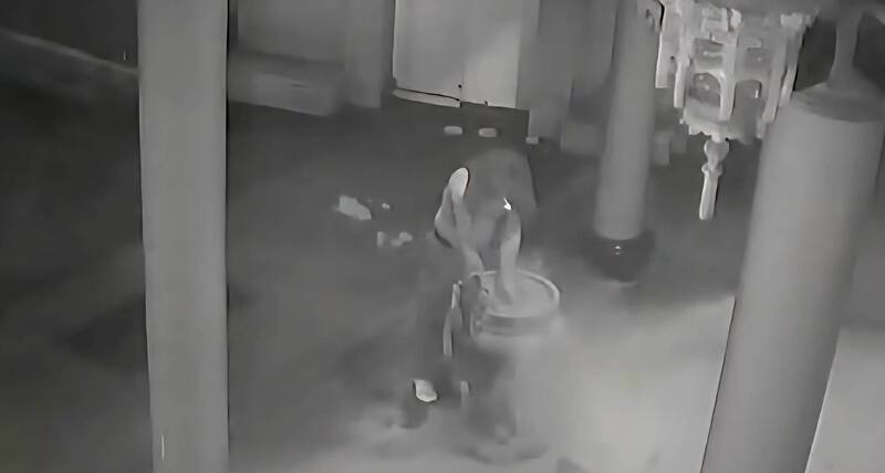 台南土地公廟遭怪男撒香灰  廖大乙：神明有事要交代