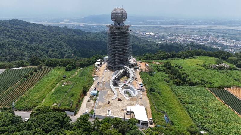 南投松嶺之星觀景塔，視野極佳，可俯瞰中、彰、投美景。（南投縣政府提供）