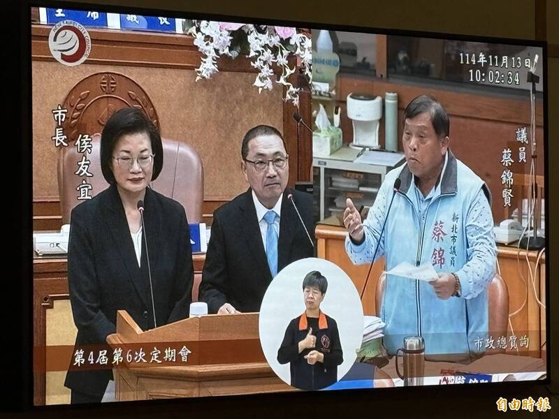 新北議員籲敬老愛心卡也能用在超商 侯友宜:待財源穩定再逐步擴大