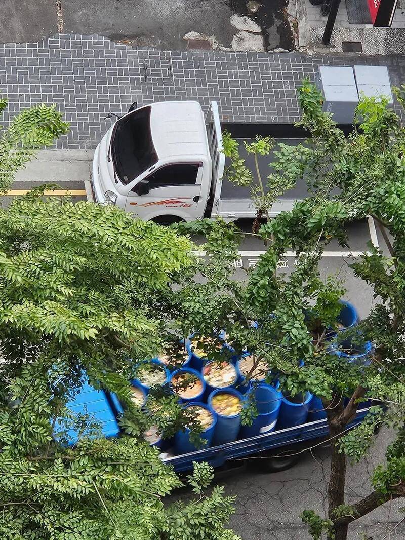 台中廚餘車路上趴趴走引質疑 盧秀燕:會請業者加蓋