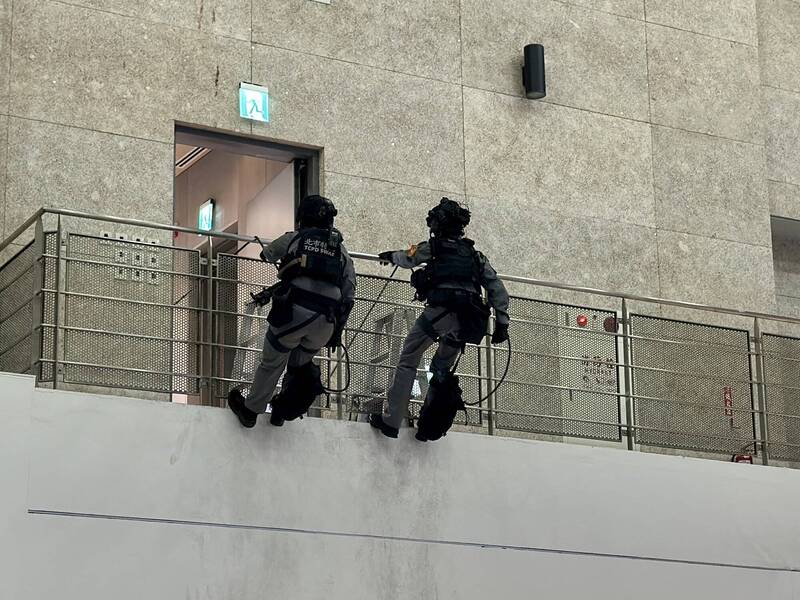 北市議員考察警方戰力 北市警展現打詐成績與科技裝備