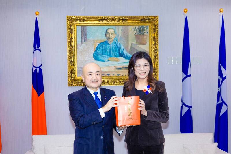 鄭麗文與日駐台代表會談 片山和之邀訪日