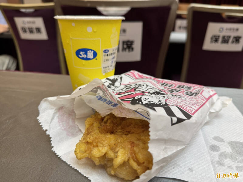 斷言台北颱風假失準！台大大氣系生賭輸發雞排珍奶縮水：沒錢了