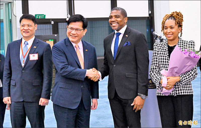 聖克里斯多福總理伉儷訪台 林佳龍接機