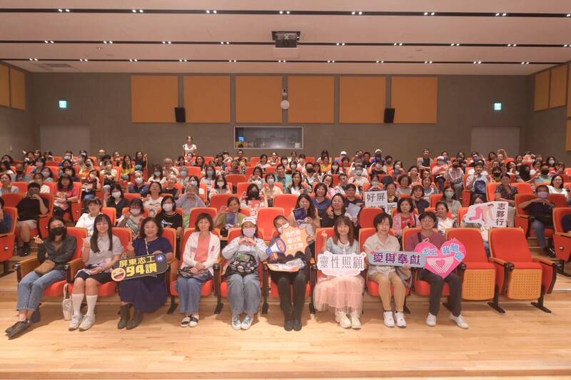 為志工心靈充電   屏縣本月推志工月系列講座