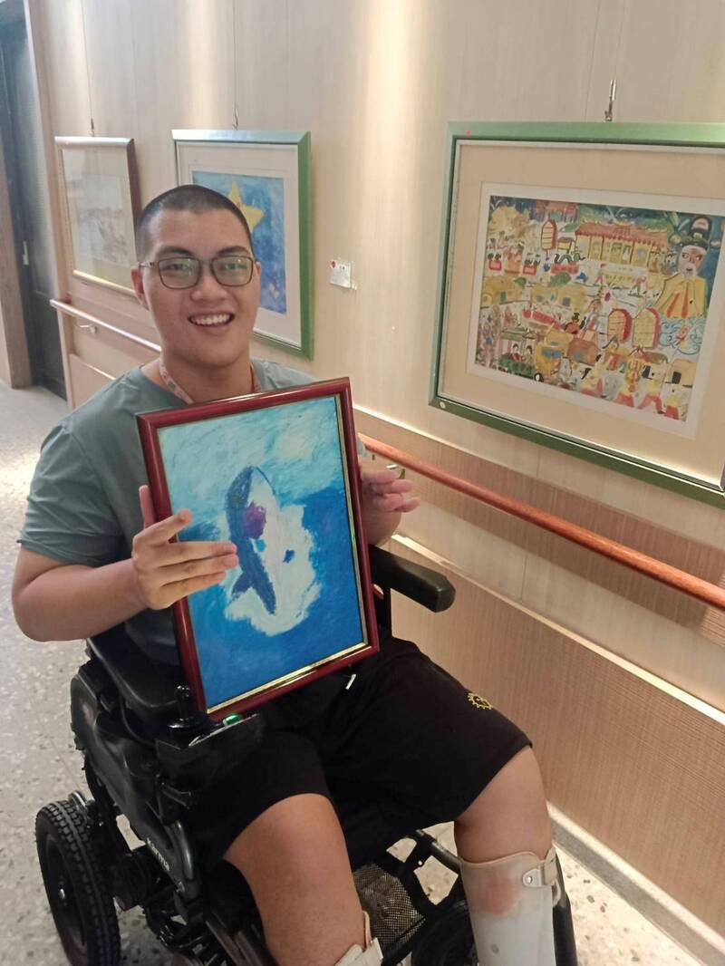 身心障學生綻光芒 「聽海說故事」桌曆展現藝術才華
