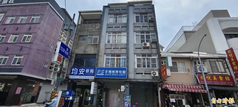 丰原五口命案侦结起诉，三民路店家认为李姓团购主求刑15年太轻。（记者张轩哲摄）