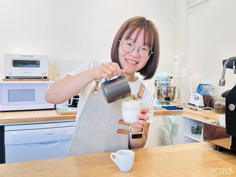 戴慈璇遠赴墨爾本學煮咖啡「追夢」 勞動部輔導開店助「圓夢」